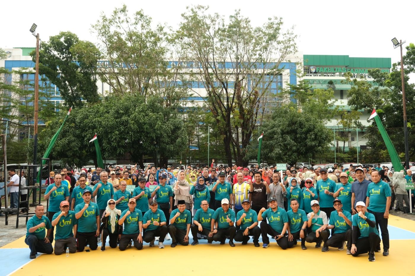 Rangkaian Milad ke-71 UMI, Lomba Olahraga Resmi Dibuka Lewat Laga Ekshibisi Pimpinan UMI vs Bank Mandiri