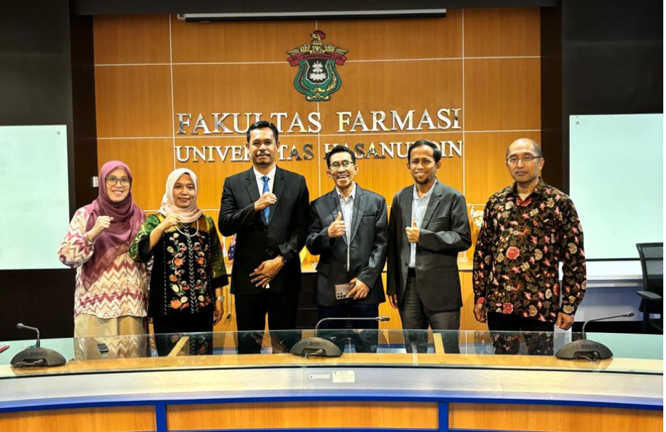 Herwin Raih Predikat Cumlaude, Dosen Bergelar Doktor Kembali Bertambah di Farmasi UMI