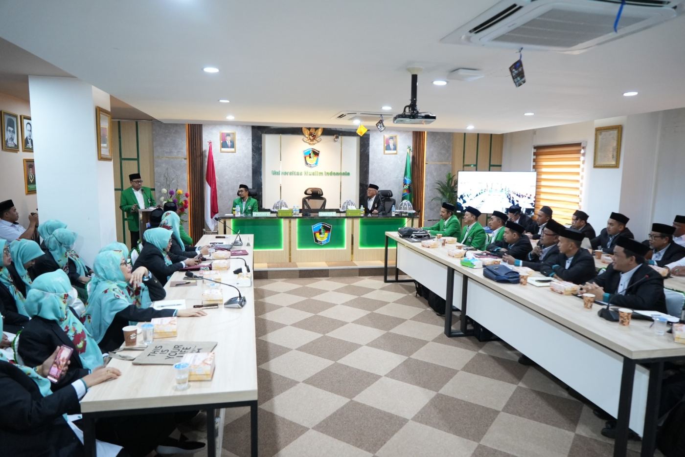 Pesantren Darul Mukhlisin UMI Gelar Rapat Kerja, Rektor Tekankan Penguatan Tata Kelola dan Program Pencerahan Qalbu sebagai Ciri Khas UMI