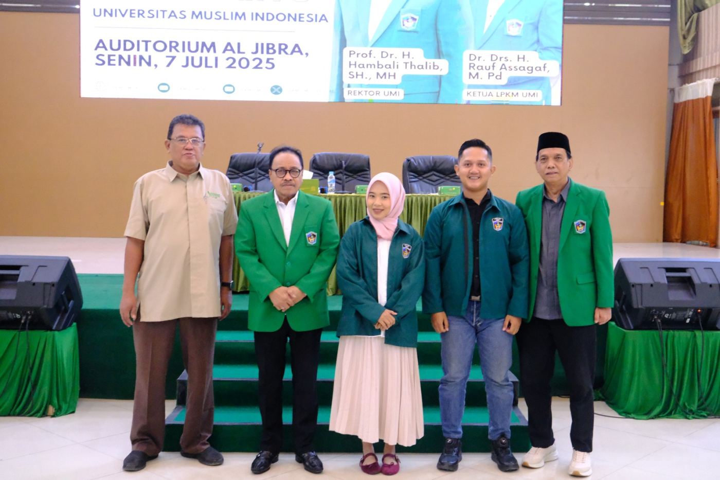 Rektor UMI Lepas Mahasiswa KKN Tematik Angkatan 75