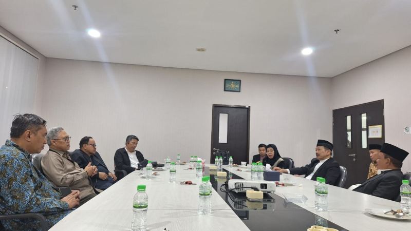 Kunjungan Penuh Keakraban: Rombongan YW-UMI dan Rektor Disambut Pimpinan Unwahas