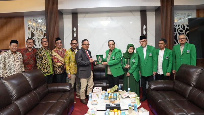 Disela Kunjungan ke Semarang, Pimpinan UMI  Silaturahmi dengan Rektor Unisula, Bahas Kemitraan Strategis