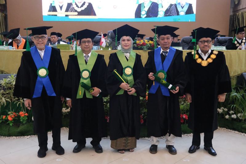 Kukuhkan 2 Profesor FP Biotam dan 1 dari FEB, Ketua Dewan Profesor Tantang Kembangkan Ilmu Berbasis Islam