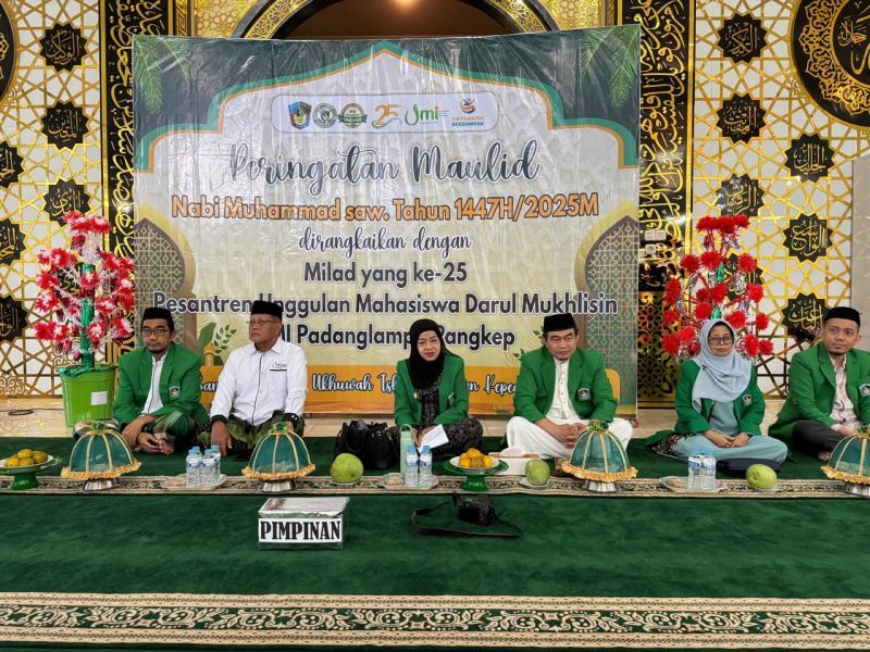 Pesantren Unggulan Mahasiswa UMI Darul Mukhlishin Padanglampe Peringati Maulid Nabi 1447 H dan Milad 25 Tahun, Momentum Meneladani Rasulullah dan Meneguhkan Peran Pesantren sebagai Pusat Pencerahan Qalbu