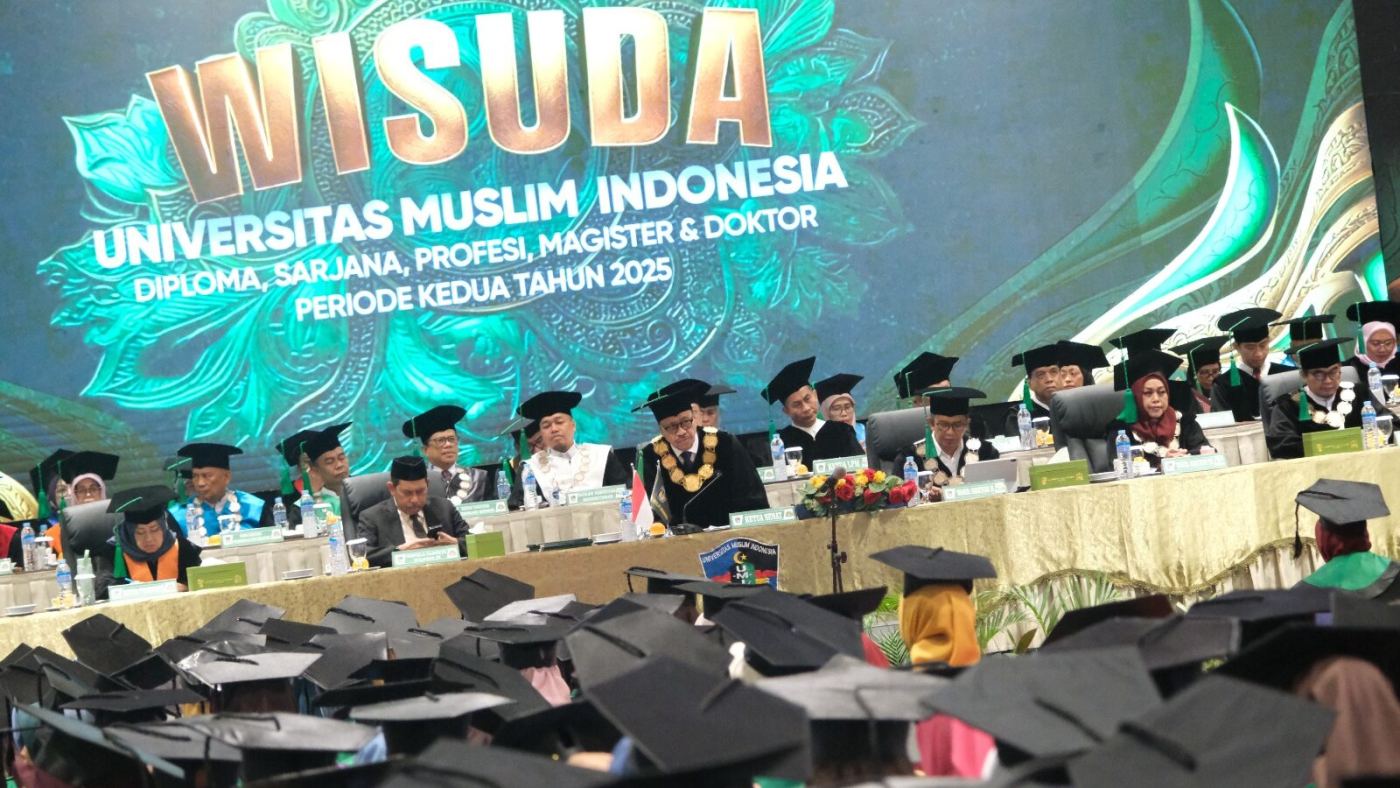 4022 Wisudawan Dikukuhkan UMI Periode II 2025, Kisah Kursi Kosong, Perjuangan Yatim Piatu hingga Cerita Manis Alumni Nonmuslim