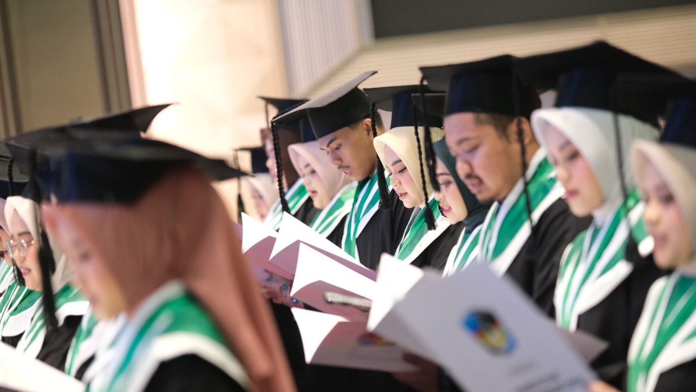 Yudisium FKG UMI Periode V 2025 Kukuhkan 50 Alumni Dokter Gigi dan Sarjana Kedokteran Gigi