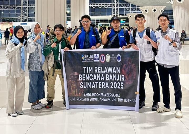 Tim Relawan FK UMI Bersama AMDA Indonesia Diterjunkan ke Lokasi Banjir Sumatera 2025