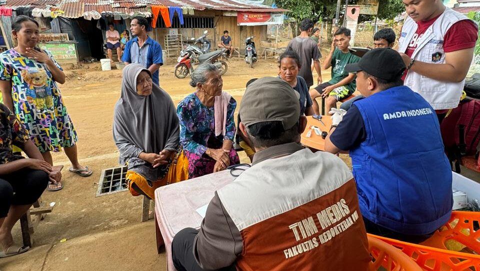 Tembus Wilayah Terisolasi, Tim Relawan UMI Dirikan Posko Kesehatan di Tukka Sumatera