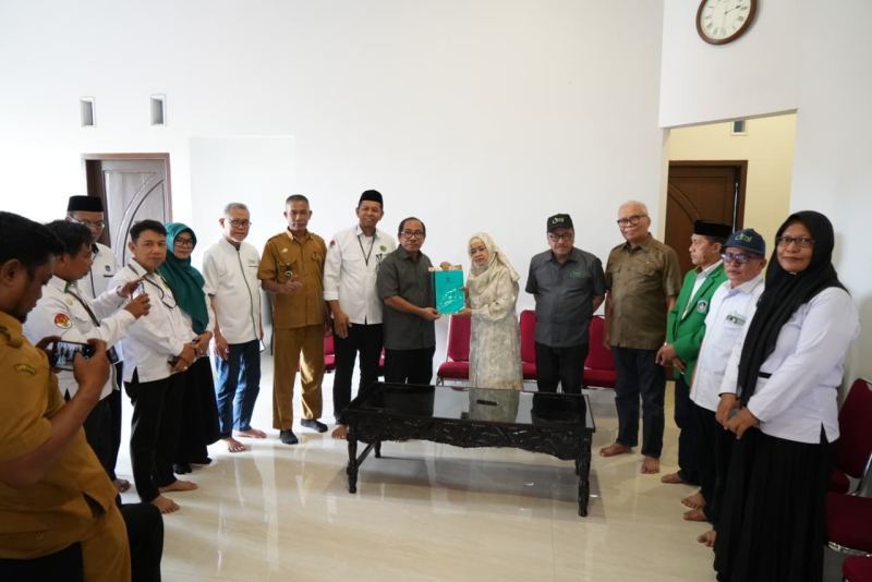 Yayasan Wakaf UMI Terima Kepercayaan Menerima Wakaf Tambak di Bulukumba Untuk Pengembangan Pendidikan