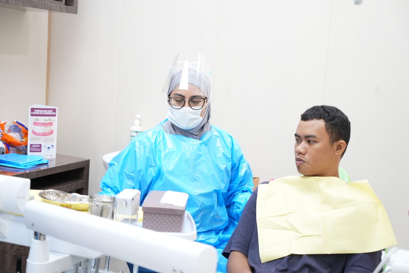 Klinik Pratama Ibnu Sina YW-UMI Gelar Amal Sosial Layanan Kesehatan Gratis untuk Warga Makassar