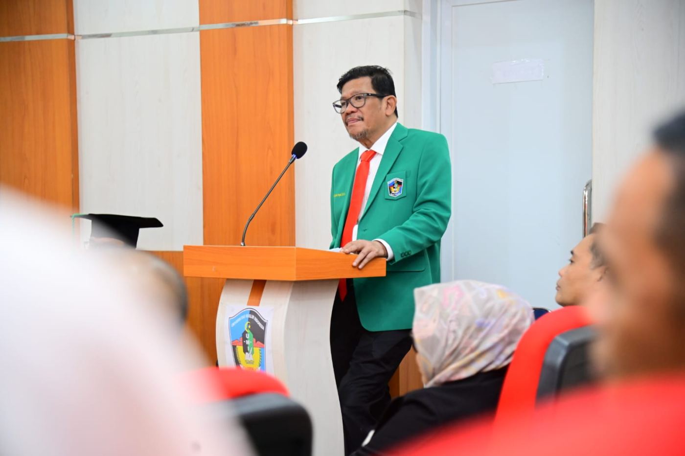 Satu Kampus, Satu Perjalanan Azhar Arsyad Rampungkan S1 sampai S3 di UMI