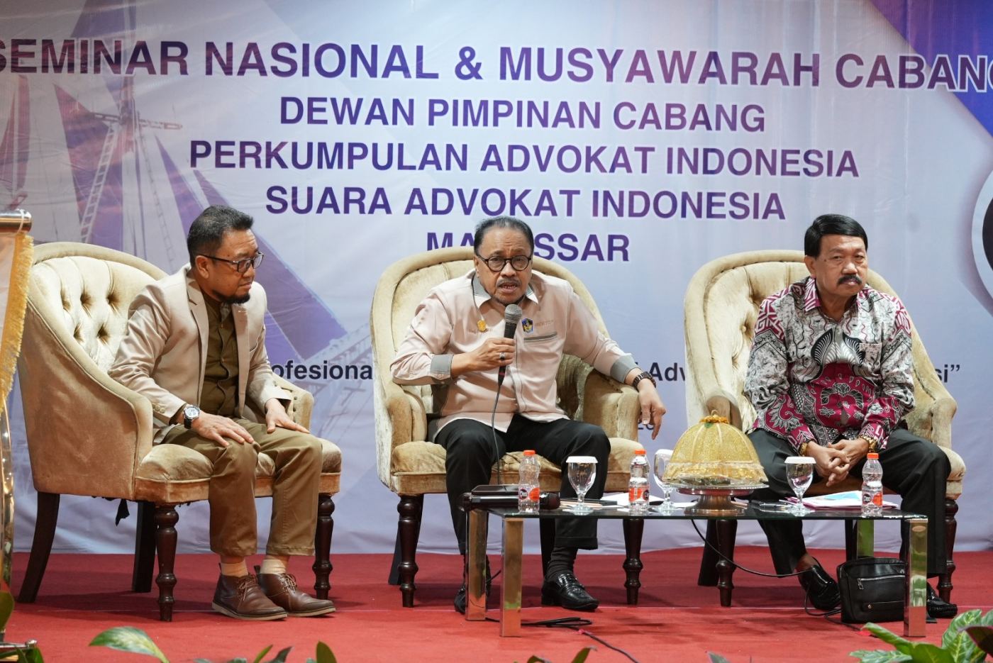 Seminar Nasional dan Muscab II Peradi SAI Makassar, Rektor UMI Paparkan Hak Imunitas Advokat Dalam KUHAP Baru