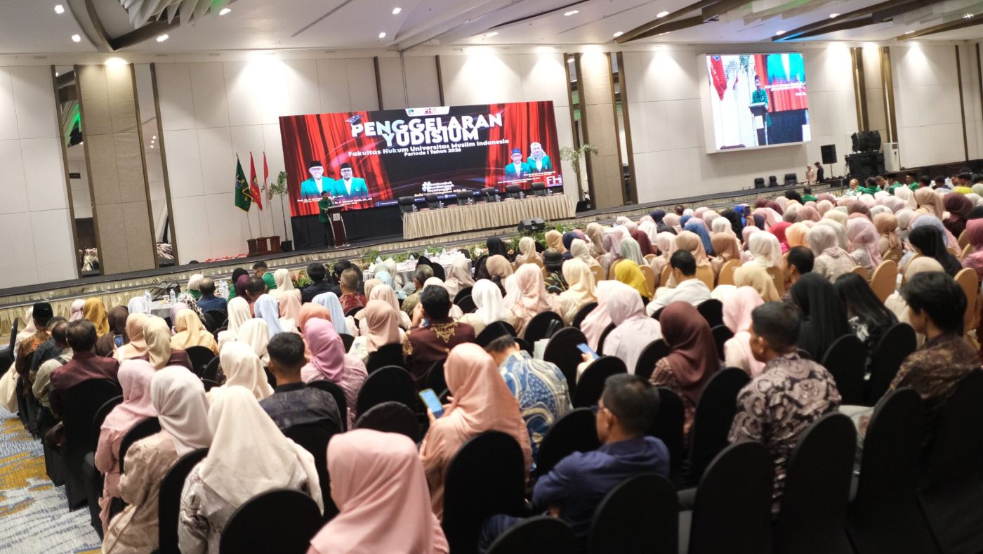 337 Alumni Baru FH UMI Diyudisium, Rektor: Jaga Kehormatan Almamater