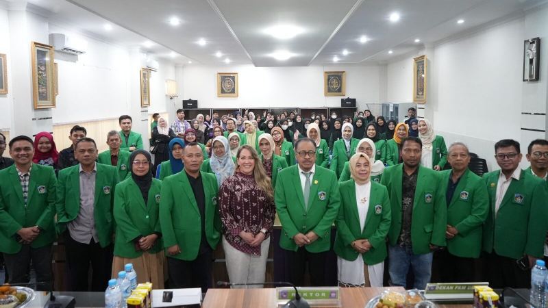 Hadirkan Amber Johnson dari Montana, FKM UMI Soroti Isu Stigma Tuberkulosis