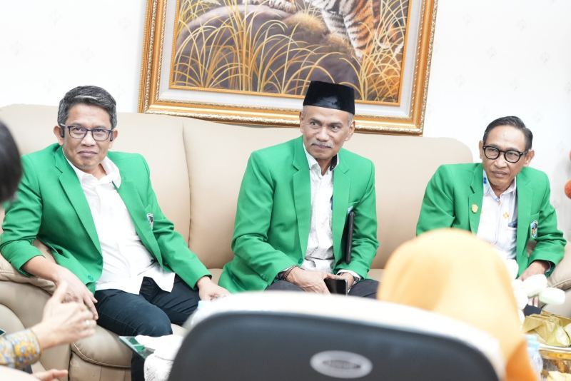 Prof. La Ode Husen: Demokrasi Bisa Runtuh Bukan karena Tidak Ada Pemilu, Tetapi karena Hilangnya Integritas Penyelenggara