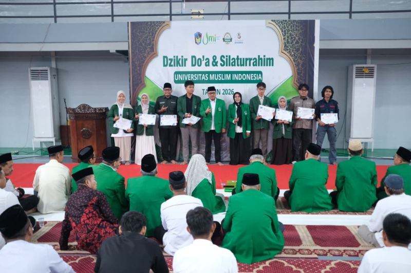 Dzikir Akbar UMI Jadi Momentum Apresiasi Mahasiswa Berprestasi dari Nasional hingga Internasional