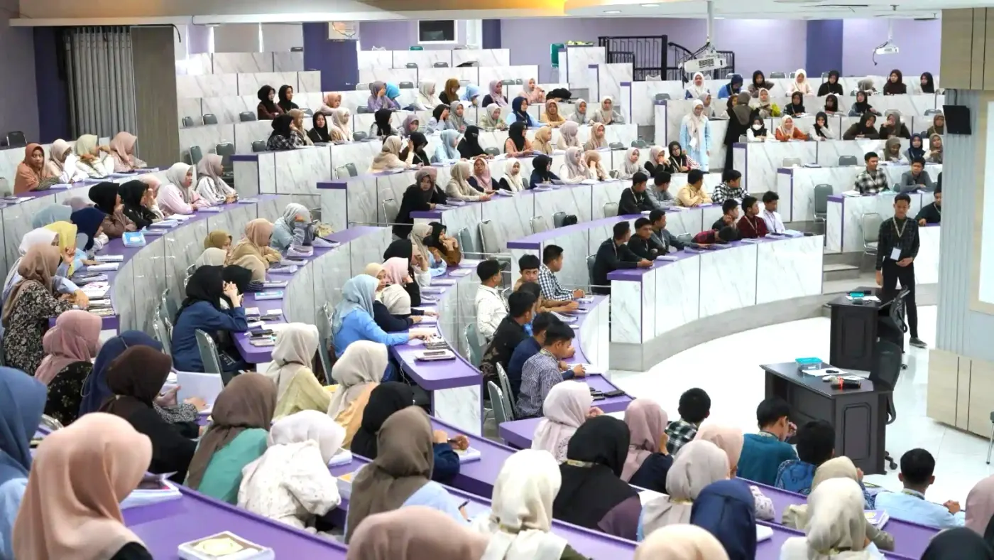 #3 UMIConnection - Surat untuk Masa Depan: Nilai Akademik Itu Penting. Namun Karakter, Kemampuan Beradaptasi, dan Semangat Belajar Sepanjang Hayat Akan Menentukan Masa Depan