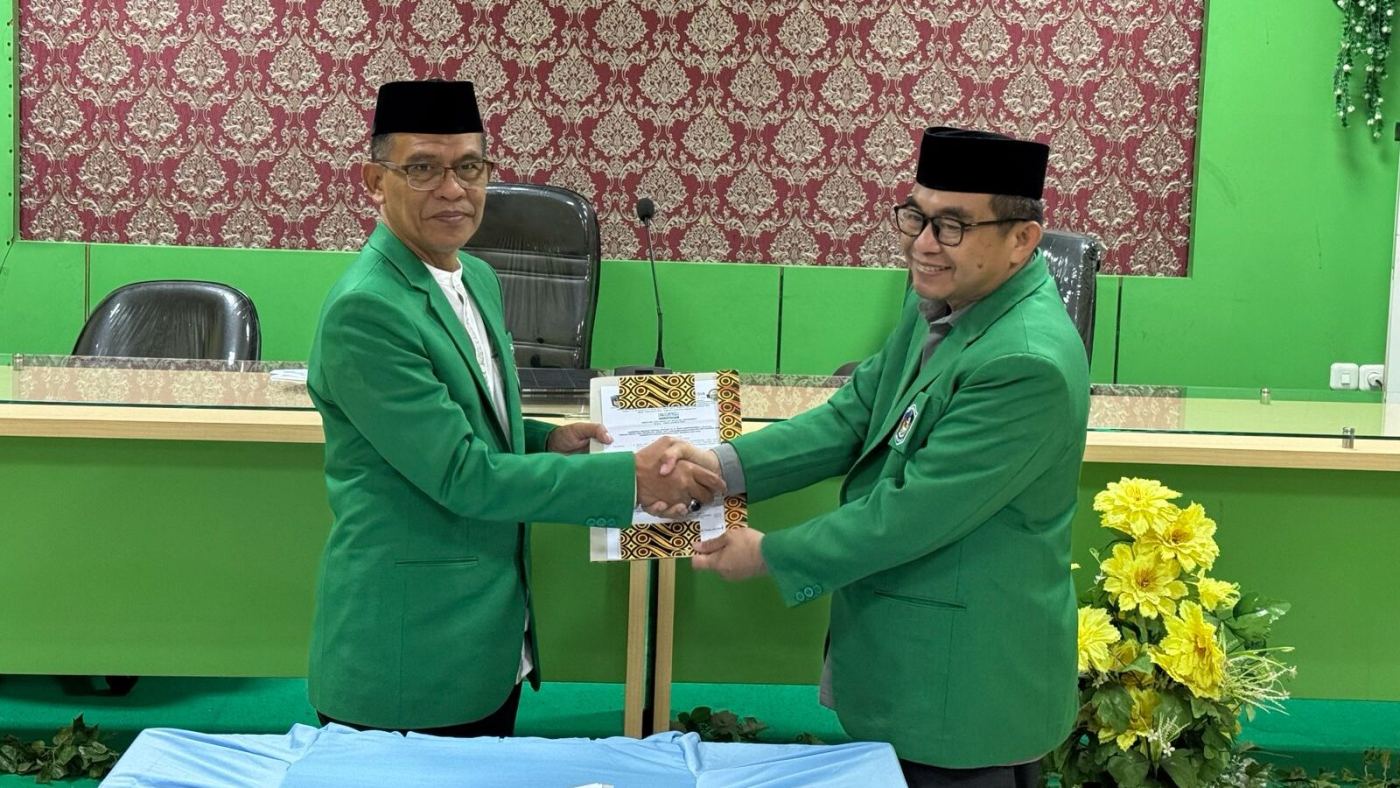 WR IV UMI Serahkan SK Penerima Amanah Kepala UPT Pengembangan Karakter dan Dakwah