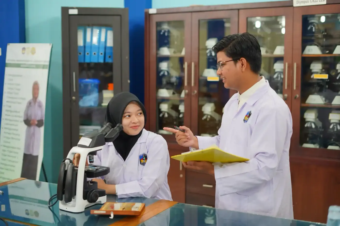#6 UMIConnection -  Titipan Masa Depan: Tidak Semua Amal Dilakukan di Masjid, Ada Amal yang Bertumbuh di Ruang Kelas, Laboratorium, Perpustakaan, Rumah Sakit, Bengkel, dan di Setiap Tempat Orang Belajar untuk Memberi Manfaat.