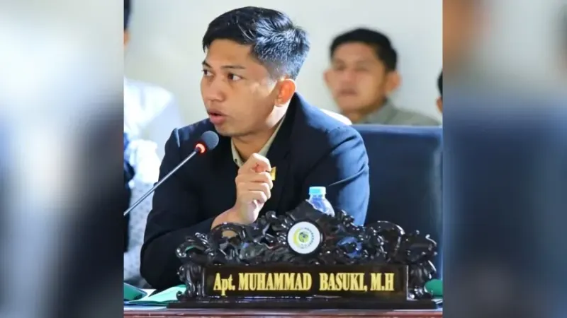 Dari Kampus, Menjadi Dampak - apt. Muhammad Basuki, M.H.: Alumni Farmasi UMI, Kini Anggota DPRD Parigi Moutong, Anggota Komisi III dan Ketua PKS Parigi Moutong