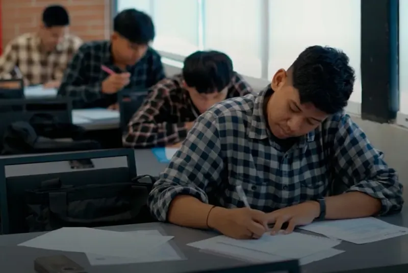 #8 UMIConnection - Surat untuk Masa Depan: Dunia Terus Berubah, Bekal Terbesar Bukan Sekadar Ilmu, tetapi Kemampuan untuk Terus Belajar Sepanjang Hayat