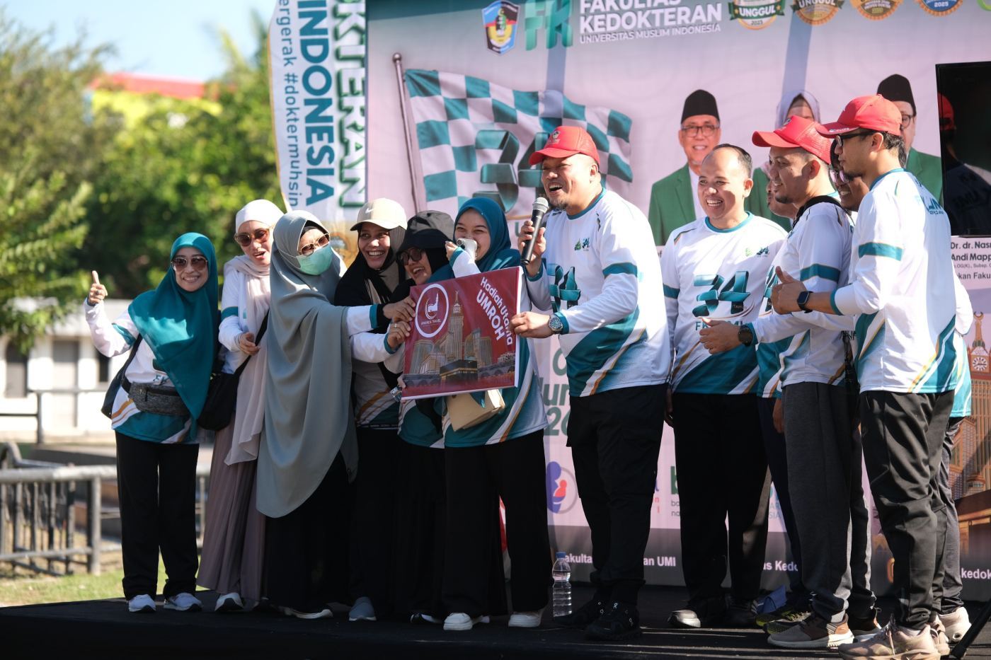 Ribuan Peserta Semarakkan Jalan Santai Milad ke-34 FK UMI