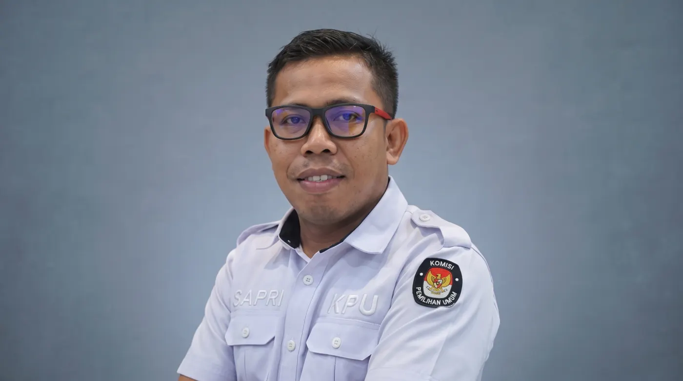 Dari Kampus, Menjadi Dampak - Sapri, S.H., M.H.: Alumni S1–S2 dan Kandidat Doktor UMI, dari Aktivis FH Kini Anggota KPU Kota Makassar Divisi Hukum dan Pengawasan