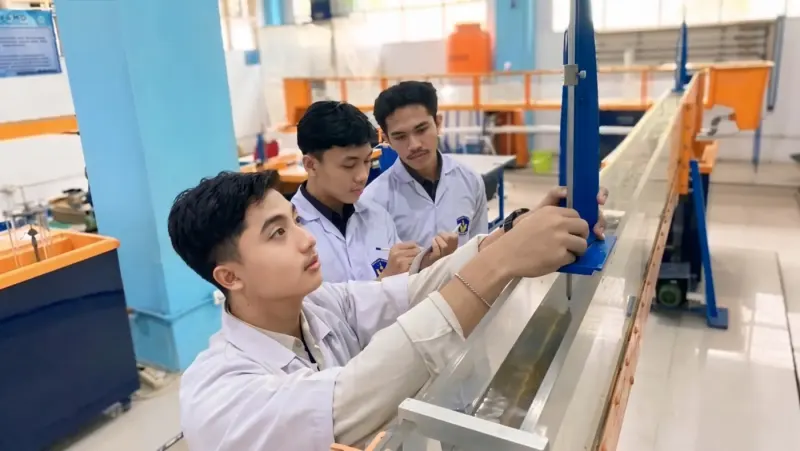 #4 UMIConnection - Titipan Masa Depan: Mimpi Bukan Janji Bahwa Semua Akan Mudah tapi Mimpi Adalah Keberanian Melangkah, Bahkan Saat Jalan di Depan Belum Terlihat Jelas.