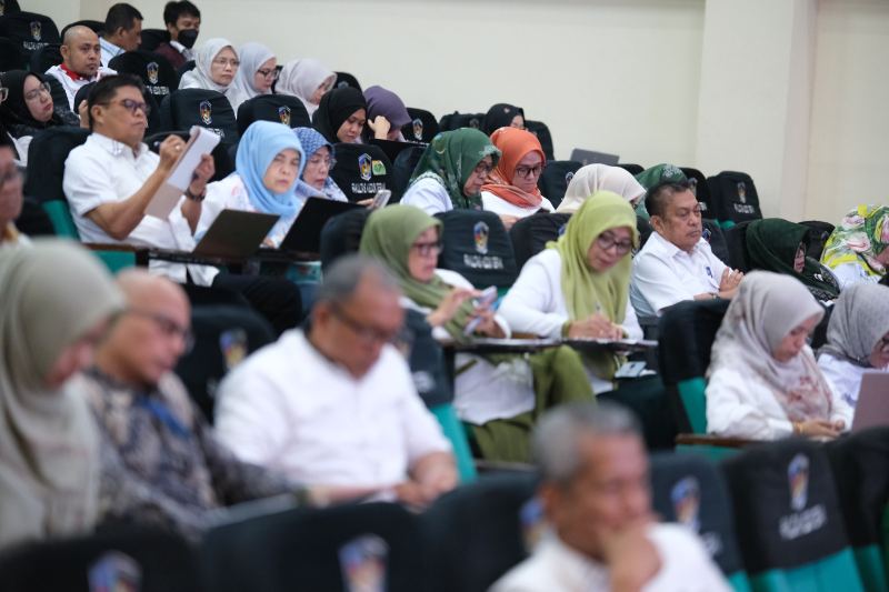 Prof. Hambali Thalib: Dari Kearifan Lokal hingga Kecerdasan Buatan, Dosen UMI Menulis Jejak Ilmu untuk Dunia