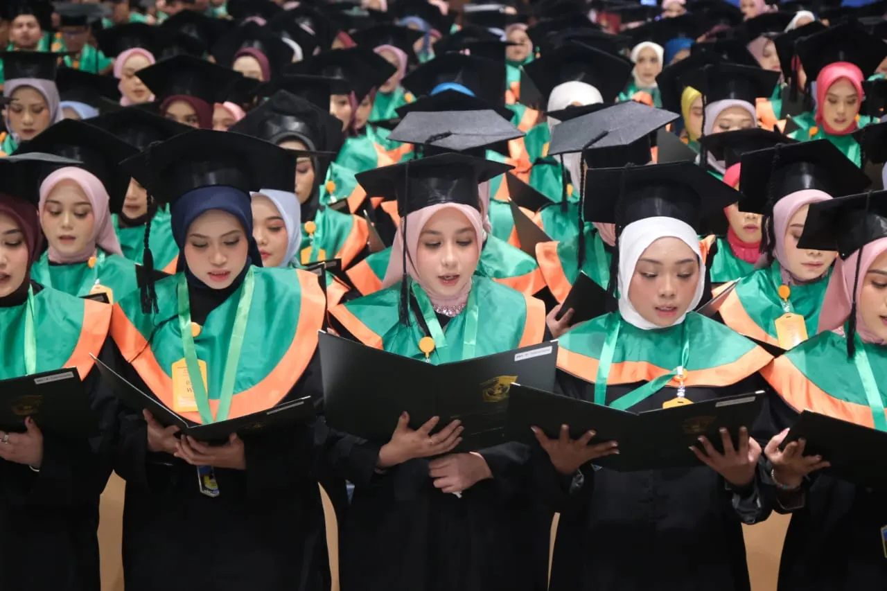 #7 UMIConnection - Surat untuk Masa Depan: Perguruan Tinggi tidak Dapat Menjamin Masa Depan Seseorang, tetapi Dapat Mempersiapkan Mereka Menyambut Masa Depan dengan Ilmu, Karakter, dan Kemampuan Beradaptasi