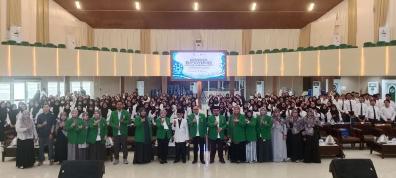 200 Maba Farmasi UMI Rancang Karier Apoteker Kelas Dunia, Prof. Hambali Thalib : UMI Cetak SDM Berdaya Saing Internasional