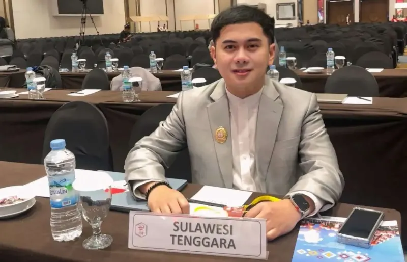 Dari Kampus, Menjadi Dampak - Dr.rer.nat. apt. Adryan Fristiohady: Dari Farmasi UMI, Menjadi Wakil Dekan UHO dan Ketua IAI Sulawesi Tenggara, dengan Jejaring Riset Internasional